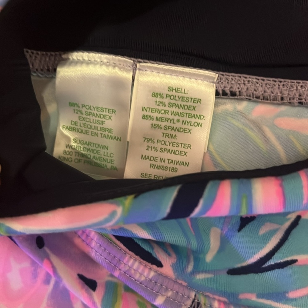 Lilly Pulitzer luxletic weekender legging UPS 50+ multi bermudaful size XS NWT - Picture 5 of 9